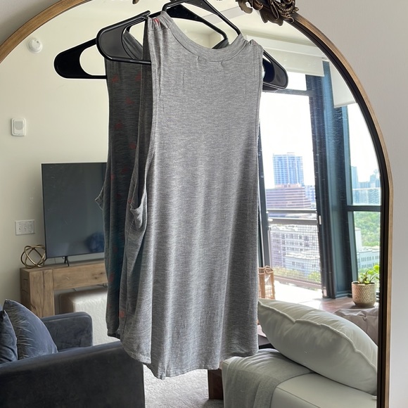 Flamingo gray size small, knotted front tank - Picture 3 of 5